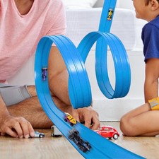 Flexible Rennbahn Mit Rampe