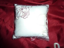 Ringkissen creme ivory rot