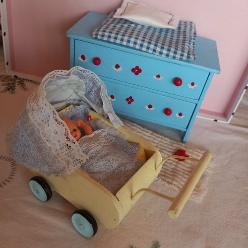 Puppenwagen für puppenstube - puppenwagen,