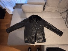 Kunstlederjacke mit Fellkragen