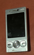 Sony Ericsson W705 luxury