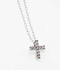 Zierliches Diamant Kreuz