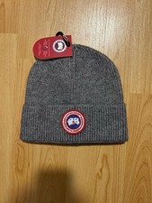 Canada Goose Mütze In Grau mit Roten Logo Beanie Hat Neu Nicht Benutze