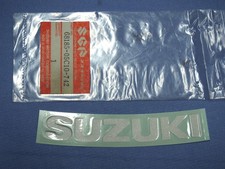 Schriftzug / Emblem / Dekor /