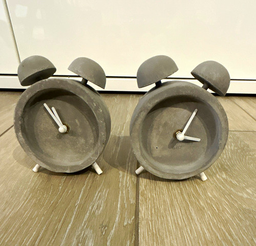 Kleine tischuhren analog - 2x,