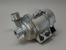 Original BMW N52 2.5i 3.0i E90 E91 E60 E61 Kühlmittelpumpe Wasserpumpe 7586924