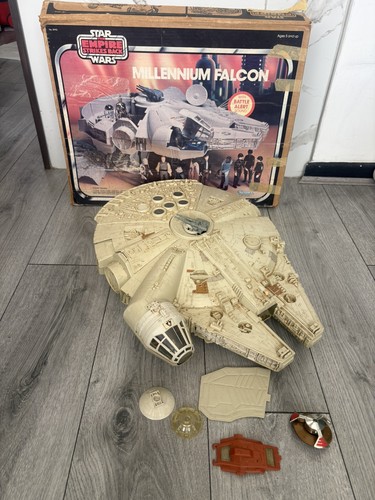 Star wars millenium falcon - star,