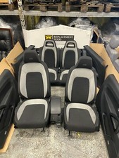 VW Scirocco III 3 137 138 Ausstattung Sitze schwarz grau Alcantara R-Line