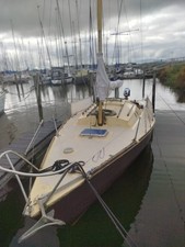 Waarship Segelboot Mit Trailer