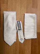 Hochzeitskrawatte aus Seide mit Einstecktuch 