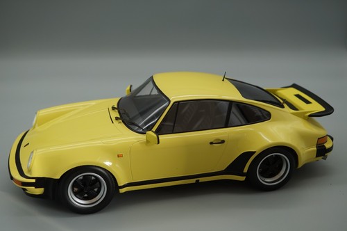 Minichamps porsche 911 - 1:12,