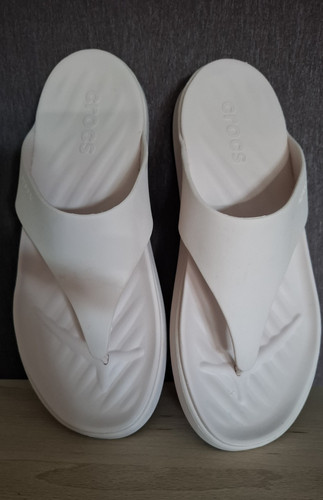 Crocs zehentrenner sandalen - crocs,