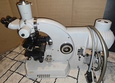 Carl Zeiss Universal Fluoreszenzmikroskop – ohne Objektive – ungetestet