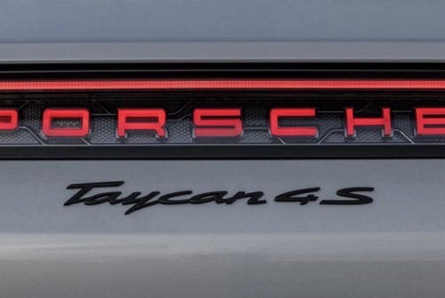 Original porsche taycan - original,