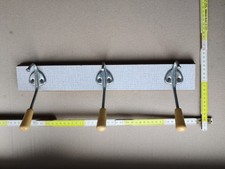 Eine DDR Garderobenleiste, Hakenleiste ca 45 cm Kult .