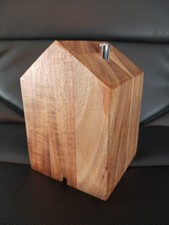 Räucherhaus Nussbaum massiv  13cm hoch HANDARBEIT