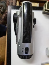 Taschenlampe mit Radio... mit Kurbelantrieb.クルッパ ダイナモ FMラジオ LEDライト 防災グッズ 手回し発電機　