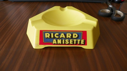 Werbeaschenbecher ricard - werbeaschenbecher,