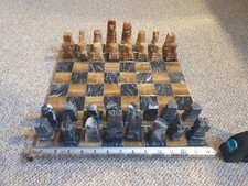 Schachspiel aus Onyx - Marmor - Mexikanisch - Azteken -  Art - ca. 36 cm x 36 cm