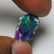 Glatter blauer Opal grob 10,45