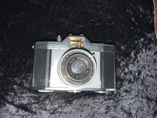 Pentona II Kamera mit Meyer-Optik Görlitz Domiplan 2,8/45 – mit Lederetui