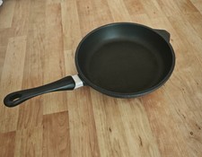 WOLL Profi Gusspfanne Ø 28 cm und  5 cm hoch