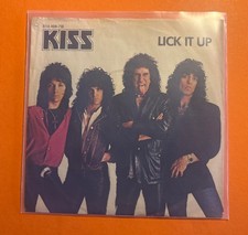 7" Single KISS - Lick It Up /