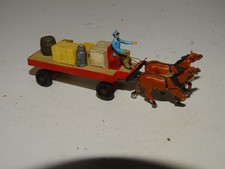 VITRINENMODELL - PFERDE FUHRWERK  aus HOLZ - ca. 8 x 3 cm