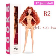 Rotes gewelltes Haar 12“