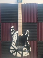 E-Gitarre EVH Striped Series WBS White/Black Stripes