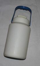 gut erhaltene Plastik Milchkanne (ca.2 Liter) (o4)