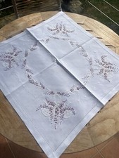 Alte bestickte Leinentischdecke / Handarbeit / ca 55x55cm Aus Nachlass