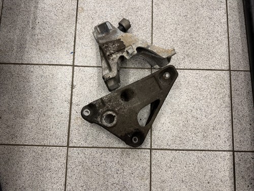 Bmw f30 f31 motorhalter - bmw,