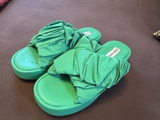 Steve Madden Pantoffel Sandalen grün Gr. 38,5 Damen