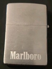Original Zippo mit Marlboro