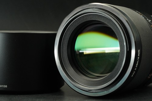 Sony 90mm macro - f2.8, g