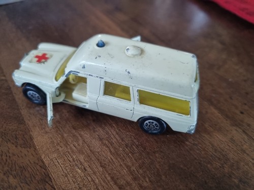 Siku krankenwagen mercedes - siku,