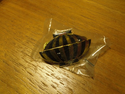 Fendi asja parfum pin brosche - asja,