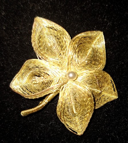 Vintage gold tone wire - vintage,