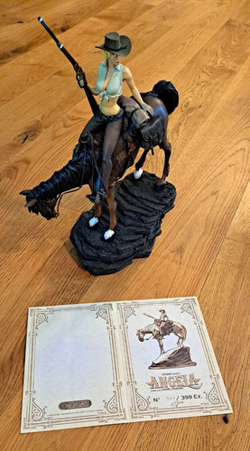 Attakus angela statue - statue, auf