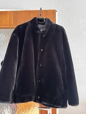 Schwarzer Flauschmantel von Zara – neu, ungetragen, warm und stylisch für Damen