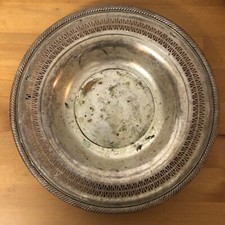 Große versilberte Schale