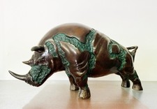 Moderne bronzefigur nashorn - moderne,