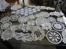 Konvolut von 24 Zierdeckchen