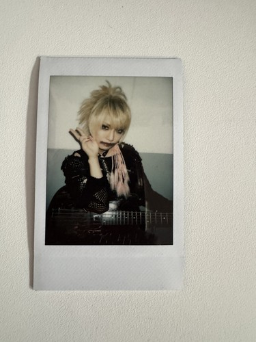 Cheki iza razor - iza, visual