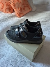 QVC Damen Schuhe VITAFORM  Sneaker Halbschuhe Gr.39  Weite H Schwarz Metallic ?