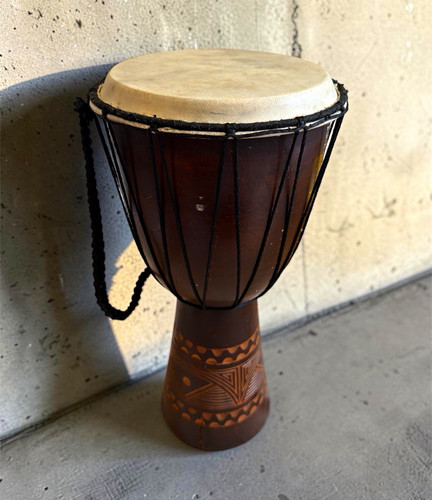 Djembe handtrommel aus holz - djembe,