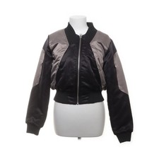 Elly Pistol, Bomberjacke