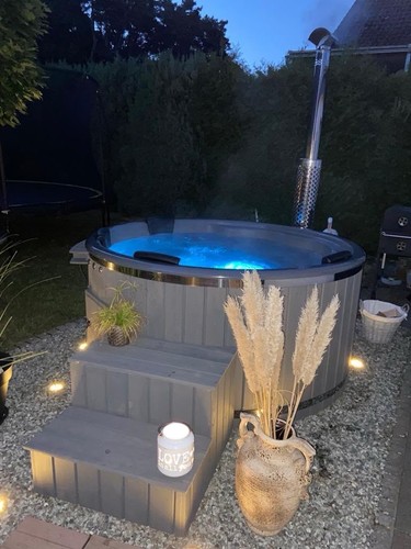 Hot tub whirlpool jacuzzi - hot,