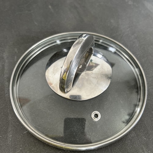 Der topfdeckel aus glas - aus,
